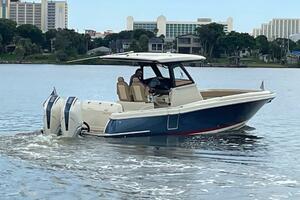Chris Craft 30 Catalina- Profile
