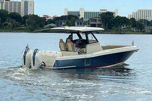  2019 Chris-Craft Catalina Yacht For Sale in Daytona FL
