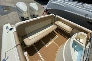 Chris Craft 30 Catalina- Livewell and Cockpit Seating