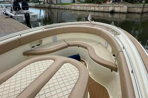Chris Craft 30 Catalina- Bow Seating