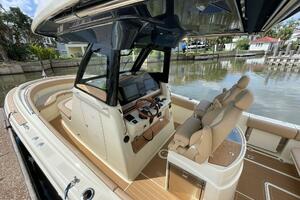 Chris Craft 30 Catalina- Helm