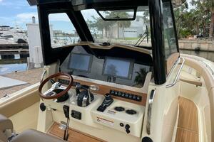 Chris Craft 30 Catalina- Helm