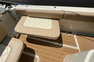 Chris Craft 30 Catalina- Cockpit Seating