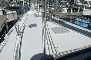 1999 Catalina 42 MK II thumbnail 30