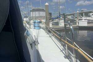 1999 Catalina 42 MK II thumbnail 9