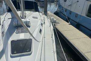 1999 Catalina 42 MK II thumbnail 36