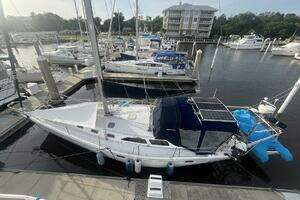 1999 Catalina 42 MK II thumbnail 6