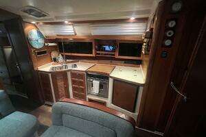 1999 Catalina 42 MK II thumbnail 49