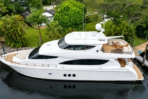 TOP SHELF 80ft Hatteras Yacht For Sale