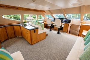 TOP SHELF 80ft Hatteras Yacht For Sale