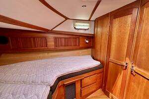 2002 Sabreline 36 Flybridge thumbnail 22