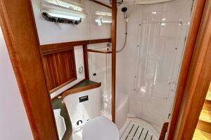 2002 Sabreline 36 Flybridge thumbnail 25
