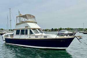 2002 Sabreline 36 Flybridge thumbnail 3