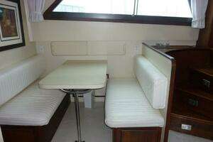 1987 Hatteras Flybridge thumbnail 16