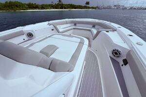 2006 Carver 43 Motor Yacht thumbnail 110