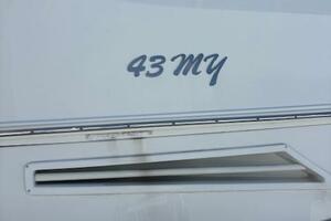 2006 Carver 43 Motor Yacht exterior detail with 