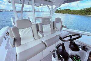 2006 Carver 43 Motor Yacht thumbnail 128