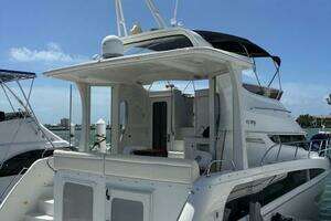 2006 Carver 43 Motor Yacht thumbnail 2