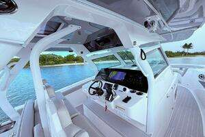 2006 Carver 43 Motor Yacht thumbnail 126