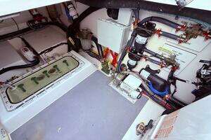 2006 Carver 43 Motor Yacht thumbnail 146