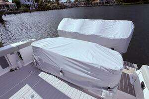 2006 Carver 43 Motor Yacht thumbnail 24