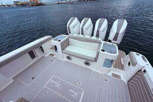2006 Carver 43 Motor Yacht thumbnail 92