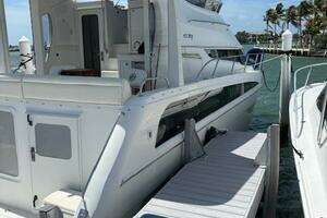 2006 Carver 43 Motor Yacht thumbnail 41