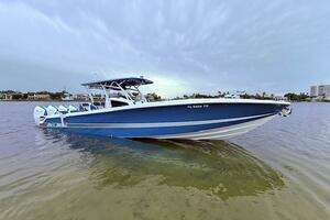 2022 Nor-Tech 390 Sport Center Console thumbnail 2