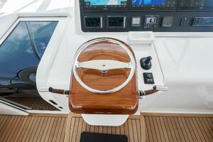 2015 Viking 52 Open 