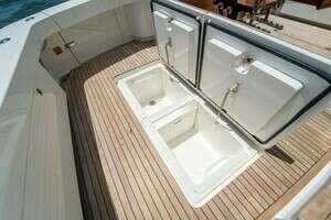 2018 Viking 72 Convertible thumbnail 19