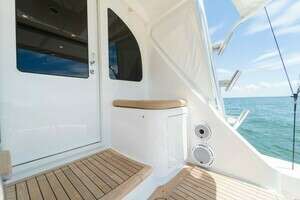 2018 Viking 72 Convertible thumbnail 16