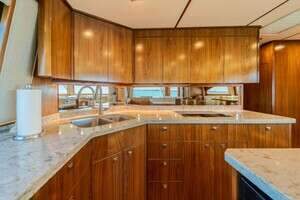2018 Viking 72 Convertible thumbnail 30