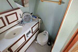 1977 Viking 43 Aft Cabin thumbnail 14
