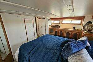 1977 Viking 43 Aft Cabin thumbnail 13