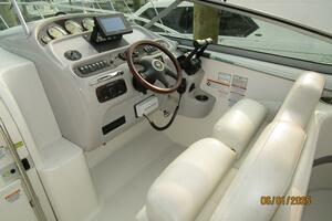 29' Chaparral helm1