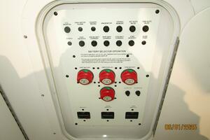 29' Chaparral electrical panel2