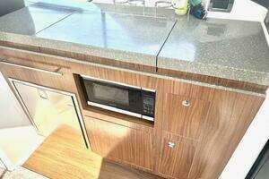 2020 Four Winns Vista 355 Coupe OB thumbnail 15