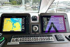 2020 Four Winns Vista 355 Coupe OB thumbnail 25