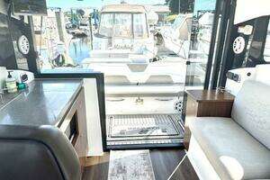 2020 Four Winns Vista 355 Coupe OB thumbnail 14