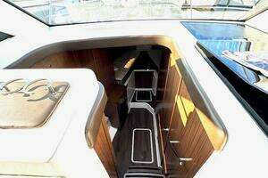 2020 Four Winns Vista 355 Coupe OB thumbnail 27