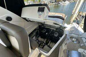 33ft Sea Ray Yacht For Sale