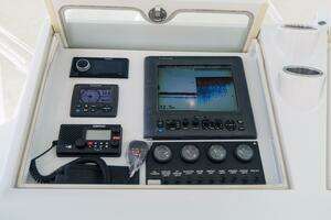 2014 Blackwell 62 Convertible thumbnail 23