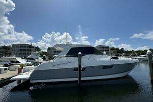  2015 Cruisers Yachts 48 Cantius Yacht For Sale in Fort Lauderdale FL
