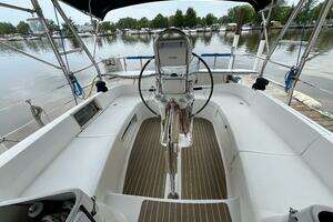 2004 Hunter 41 thumbnail 15