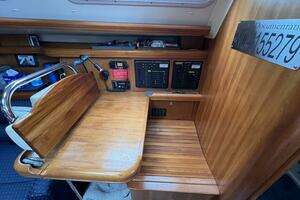 2004 Hunter 41 thumbnail 28