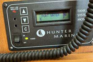 2004 Hunter 41 thumbnail 32