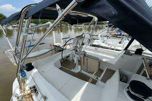 2004 Hunter 41 thumbnail 14