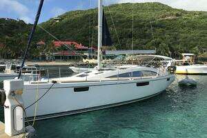 2012 Bavaria Vision 46 thumbnail 1