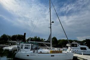 Valentine 36ft Beneteau Yacht For Sale