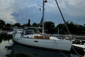 Valentine 36ft Beneteau Yacht For Sale